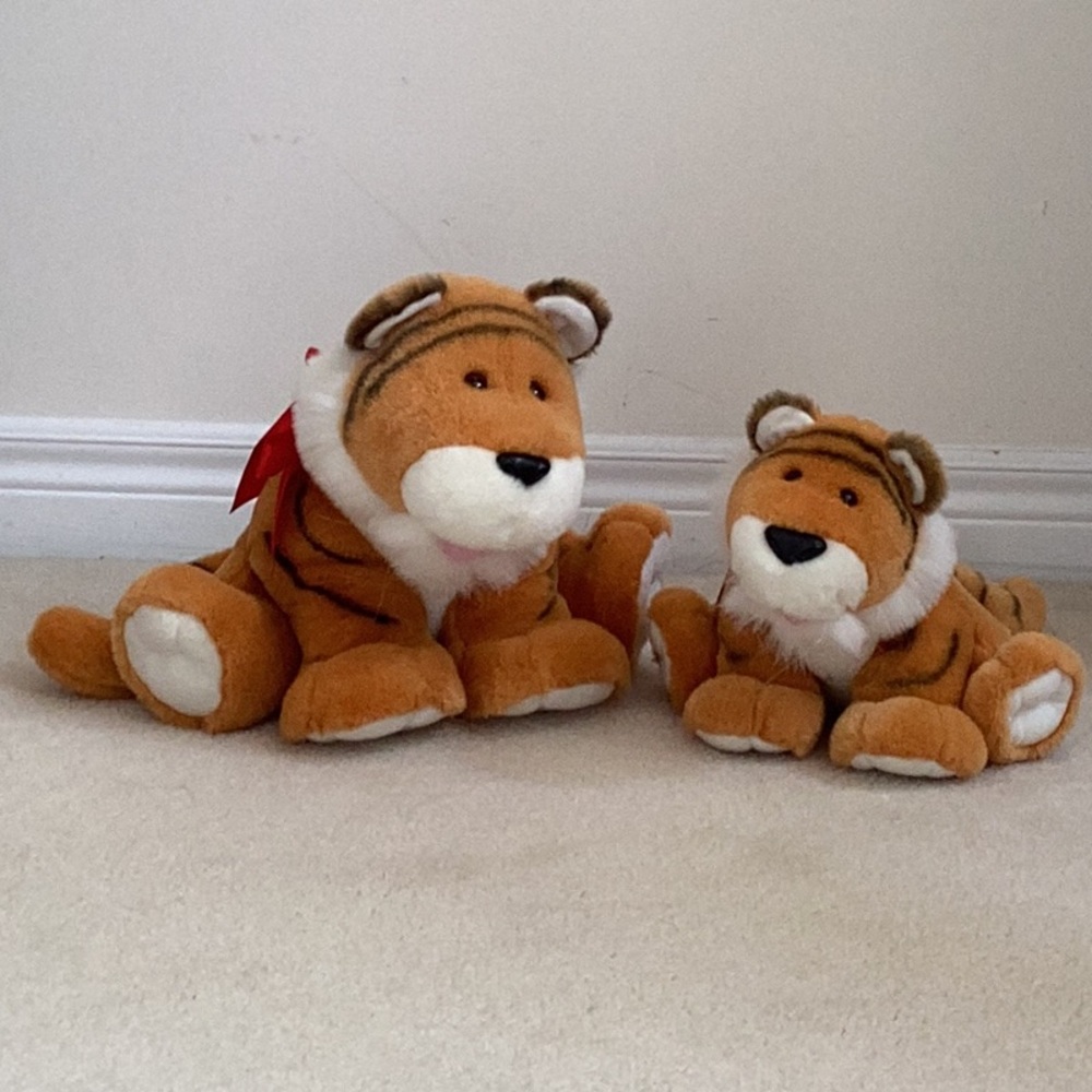 HALLMARK STUFFED TIGER PLUSH TOY WITH RED RIBBON